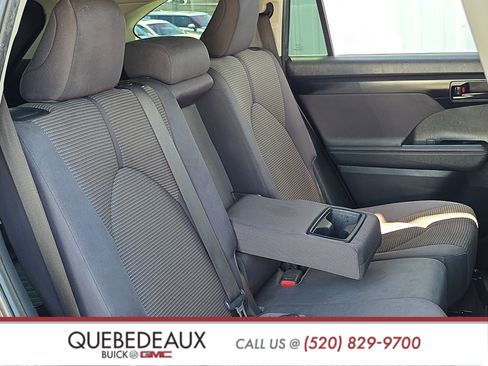 Used 2023 Toyota Highlander LE FWD image 27