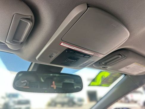 Used 2022 Toyota Camry XSE image 19