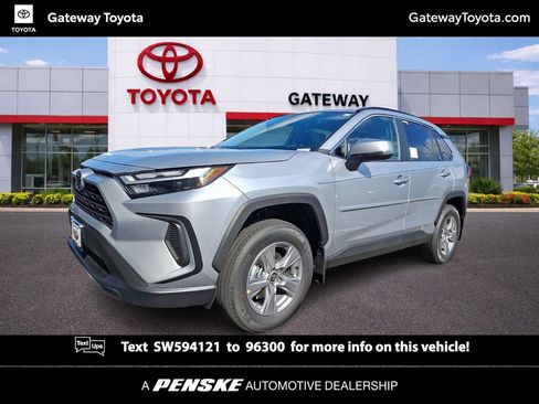 Used 2025 Toyota RAV4 XLE w/ Convenience Package AWD/4WD image 1