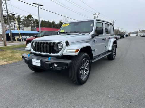 Used 2024 Jeep Wrangler Sport S w/ Convenience Group image 3