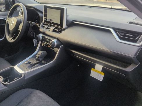 Certified 2025 Toyota RAV4 LE image 25