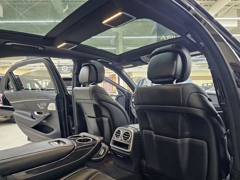 Used 2020 Mercedes-Benz S 560 Sedan image 24