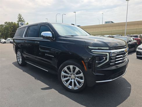 Used 2025 Chevrolet Suburban Premier AWD/4WD image 25