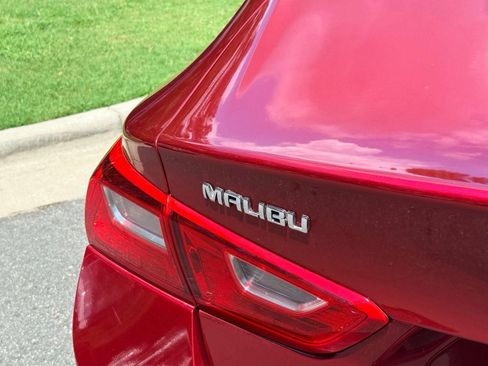 Used 2018 Chevrolet Malibu LT FWD image 10