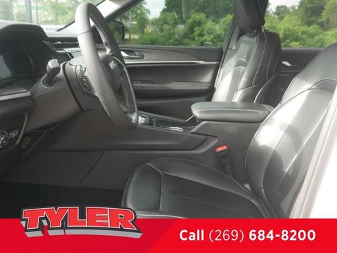 Certified 2024 Jeep Grand Cherokee Limited AWD/4WD image 35