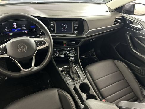 Used 2024 Volkswagen Jetta SE image 21