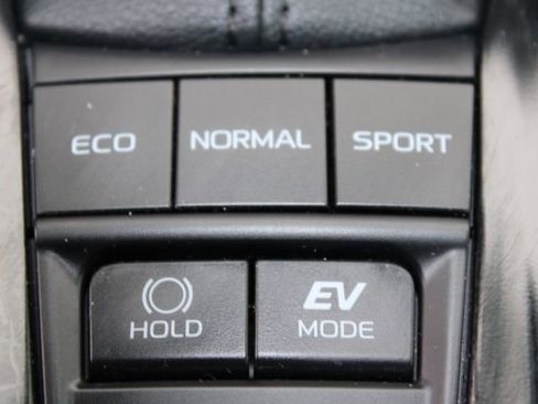 Used 2025 Toyota Camry LE image 31