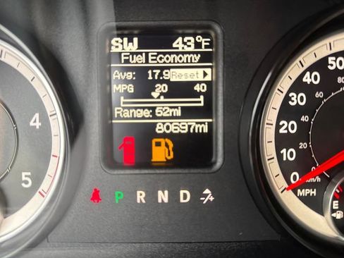 Used 2018 RAM 1500 Classic SLT image 21