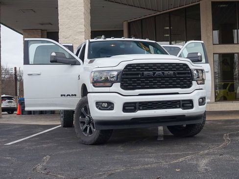 Used 2022 RAM 2500 Big Horn w/ Night Edition image 12