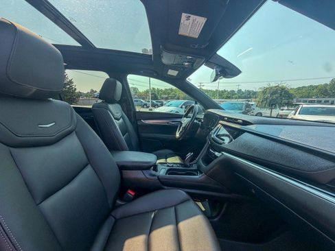 Used 2022 Cadillac XT6 Luxury FWD image 24