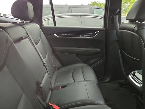Used 2022 Cadillac XT6 Premium Luxury AWD/4WD image 9