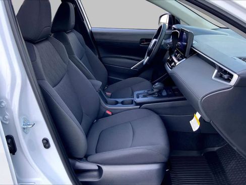 Certified 2026 Toyota Corolla Cross LE FWD image 9