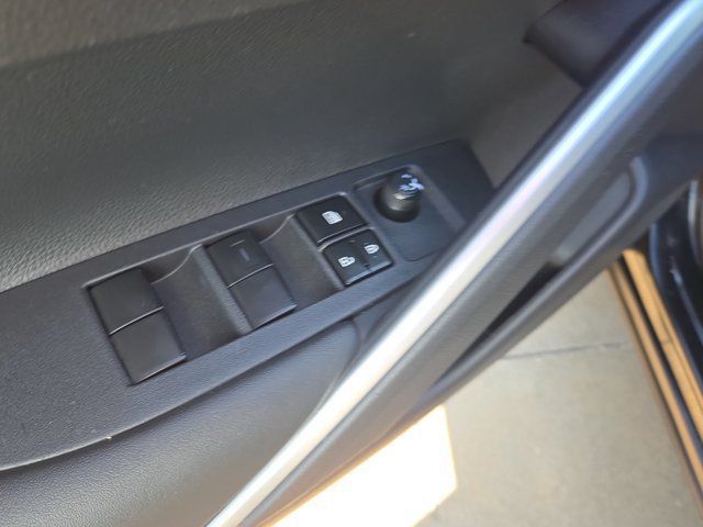 Used 2023 Toyota Corolla Cross AWD Hybrid image 14