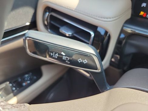 Used 2023 Lincoln Nautilus Reserve AWD/4WD image 15