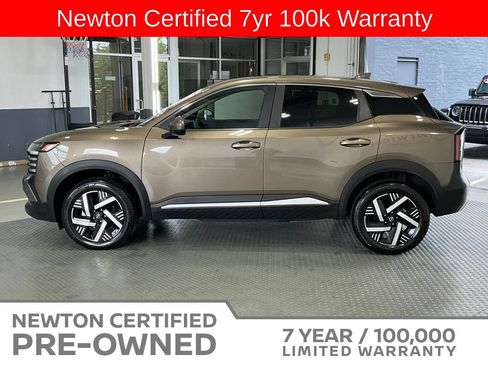 Used 2025 Nissan Kicks SV FWD image 3