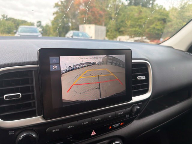 Used 2026 Hyundai Venue SE FWD image 14
