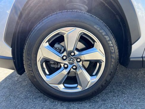 Certified 2019 Toyota RAV4 Limited w/ Carpet Mat Package AWD/4WD image 9