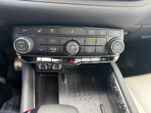 Used 2025 Dodge Durango SRT Hellcat image 18