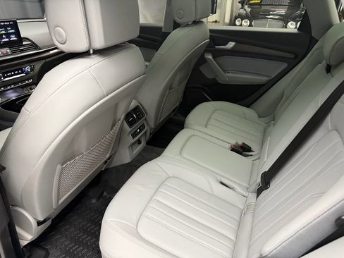Used 2022 Audi Q5 2.0T Premium image 19