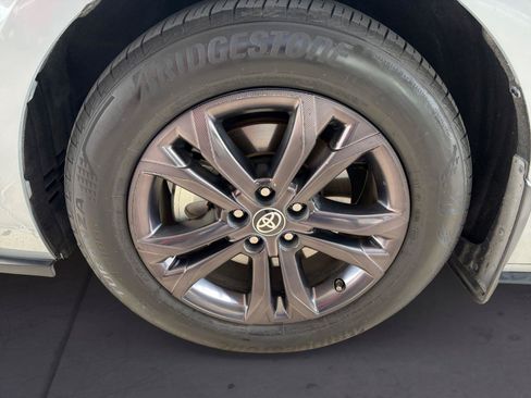 Used 2024 Toyota Sienna XSE w/ XSE Plus Package AWD/4WD image 14