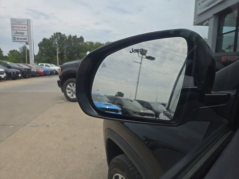 Used 2023 Jeep Compass Limited w/ Sun and Sound Group AWD/4WD image 31