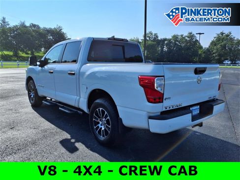 Used 2022 Nissan Titan SV w/ SV Convenience Package image 6