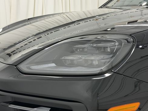 Certified 2024 Porsche Cayenne S AWD/4WD image 17