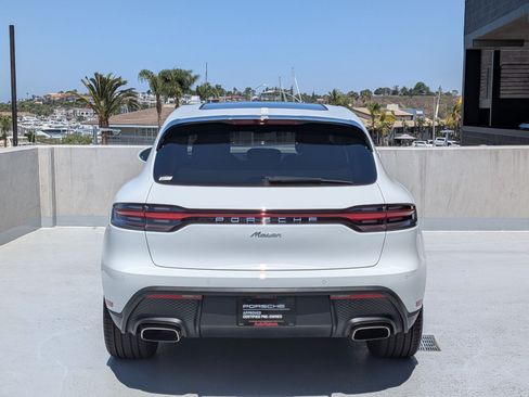 Certified 2025 Porsche Macan AWD/4WD image 10