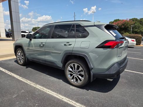 Used 2021 Toyota RAV4 XLE Premium FWD image 6
