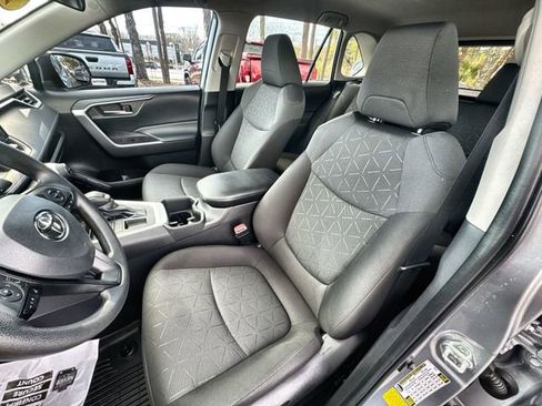 Used 2022 Toyota RAV4 XLE image 20