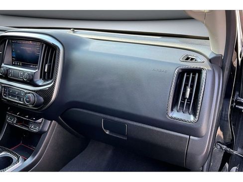 Used 2021 Chevrolet Colorado LT w/ LT Convenience Package image 16