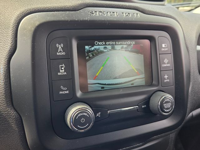 Used 2016 Jeep Renegade Latitude FWD image 24