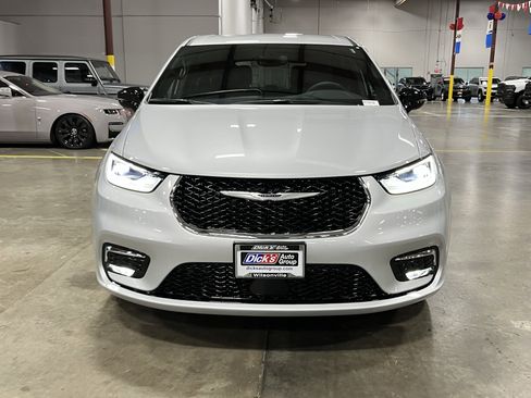 New 2026 Chrysler Pacifica Select image 8