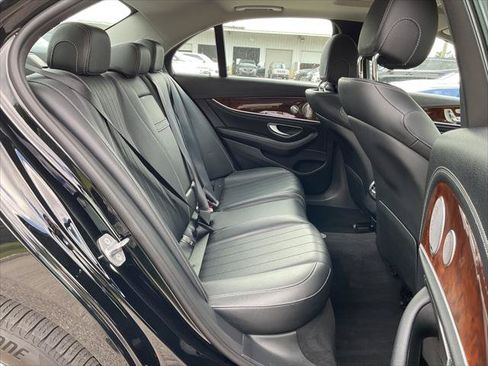 Used 2017 Mercedes-Benz E 300 4MATIC w/ Premium 1 Package image 21