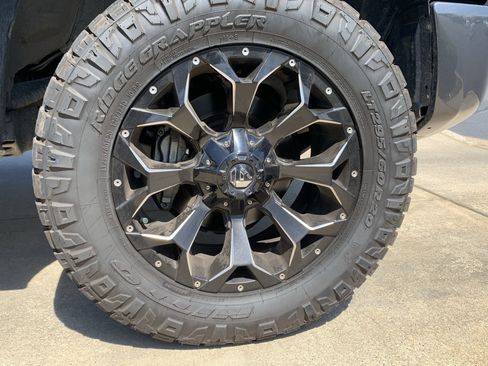 Used 2018 Toyota Tundra SR5 w/ SR5 Upgrade Package AWD/4WD image 13
