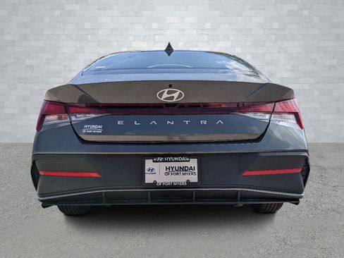 New 2025 Hyundai Elantra Sport image 6
