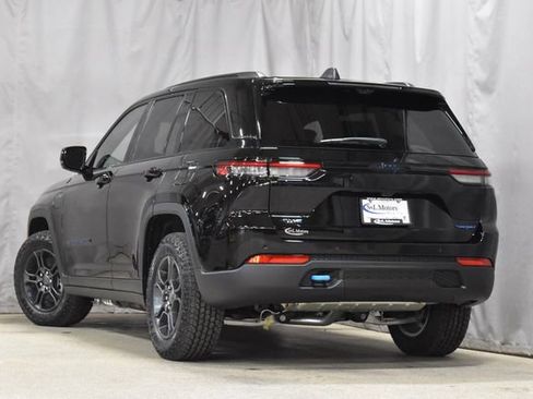 New 2025 Jeep Grand Cherokee Trailhawk w/ Advanced Protech Group II image 2