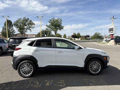 Used 2021 Hyundai Kona SEL Plus w/ Cargo Package FWD image 4