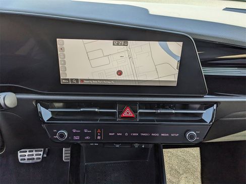 Certified 2023 Kia Niro EX Touring image 24