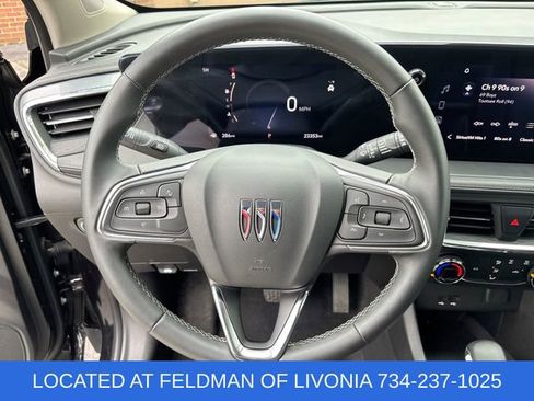 Certified 2025 Buick Encore GX Preferred FWD image 11