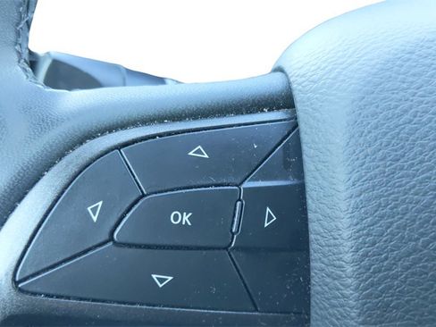 Used 2022 Jeep Cherokee Trailhawk image 20