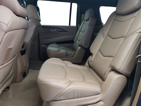 Used 2017 Cadillac Escalade ESV Platinum image 24