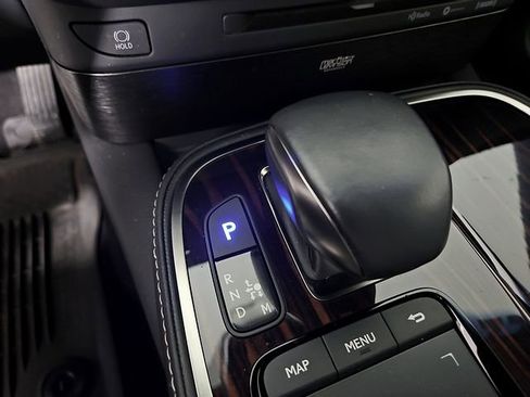 Used 2022 Lexus LS 500 w/ Interior Upgrade Package RWD image 18