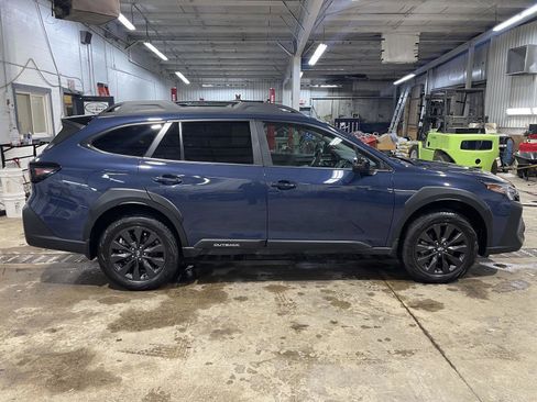 Used 2025 Subaru Outback Onyx Edition image 36