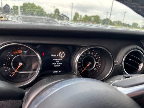 Used 2021 Jeep Wrangler Unlimited Sahara AWD/4WD image 5