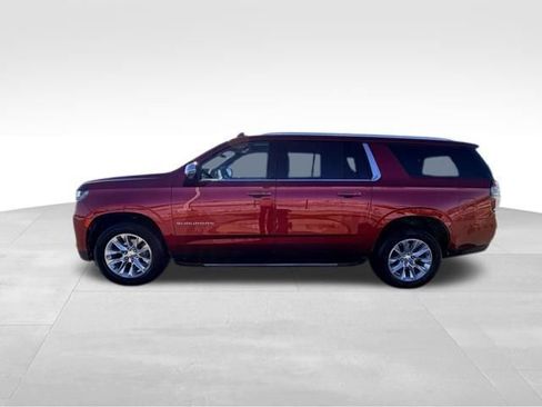 Used 2024 Chevrolet Suburban Premier image 3