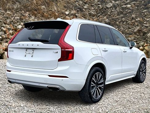 Used 2020 Volvo XC90 T6 Momentum image 2
