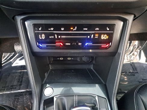 Certified 2022 Volkswagen Tiguan SE w/ Panoramic Sunroof Package image 21