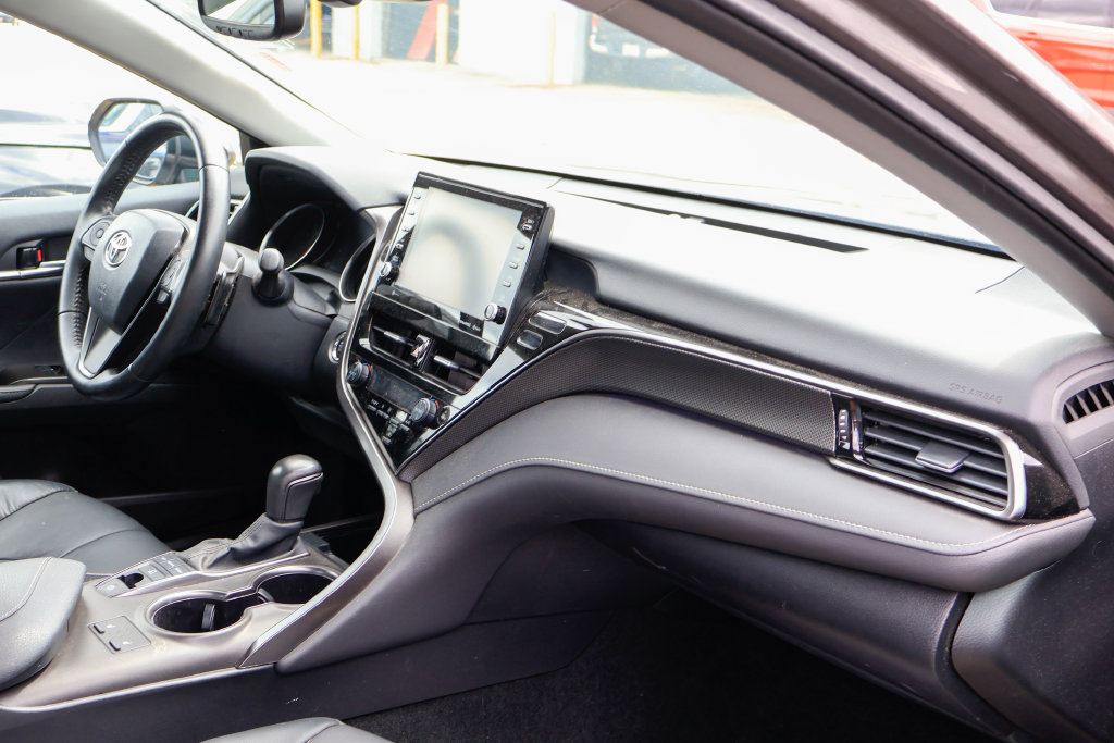 Used 2024 Toyota Camry XSE FWD image 8