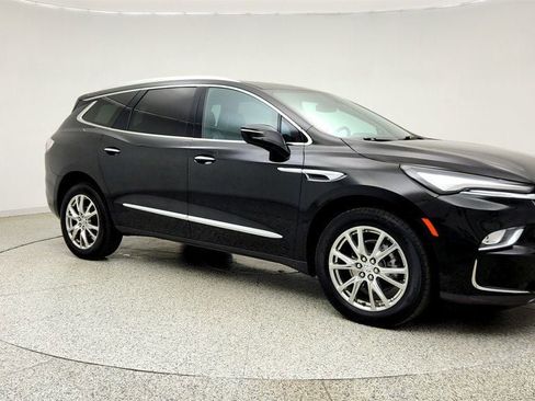 Used 2023 Buick Enclave Essence w/ Experience Buick Package AWD/4WD image 3
